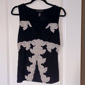Black low V top w ivory lace accents L